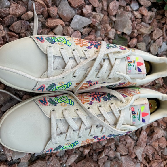 Adidas - Picture 4 of 14